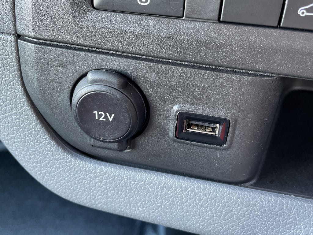Vauxhall Vivaro Panel Van 26
